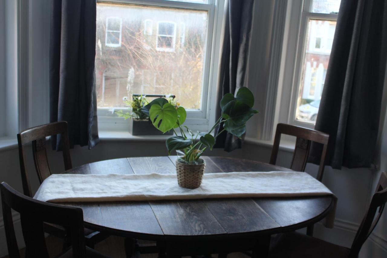 Canterbury Accommodations With Free Car Park Onsite And High Speed Wifi Ngoại thất bức ảnh