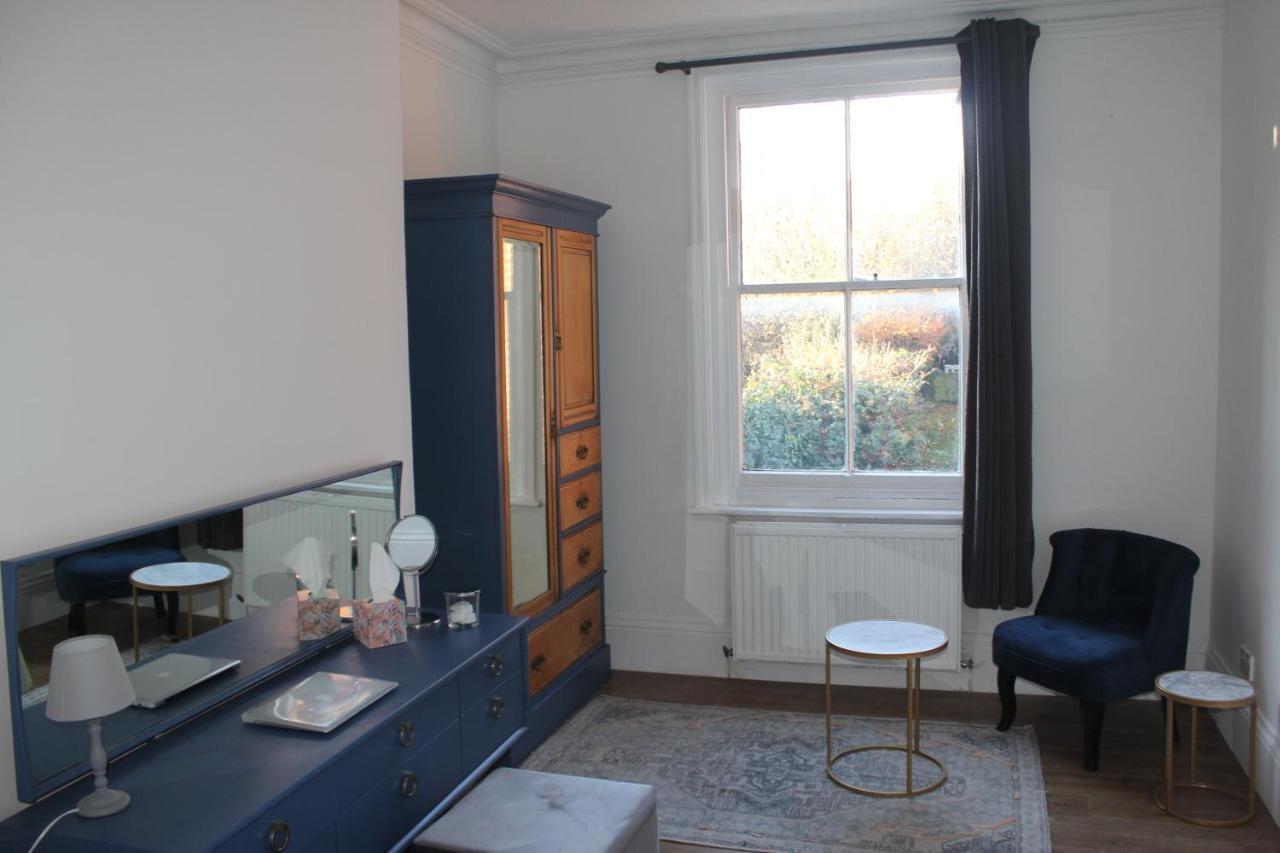 Canterbury Accommodations With Free Car Park Onsite And High Speed Wifi Ngoại thất bức ảnh