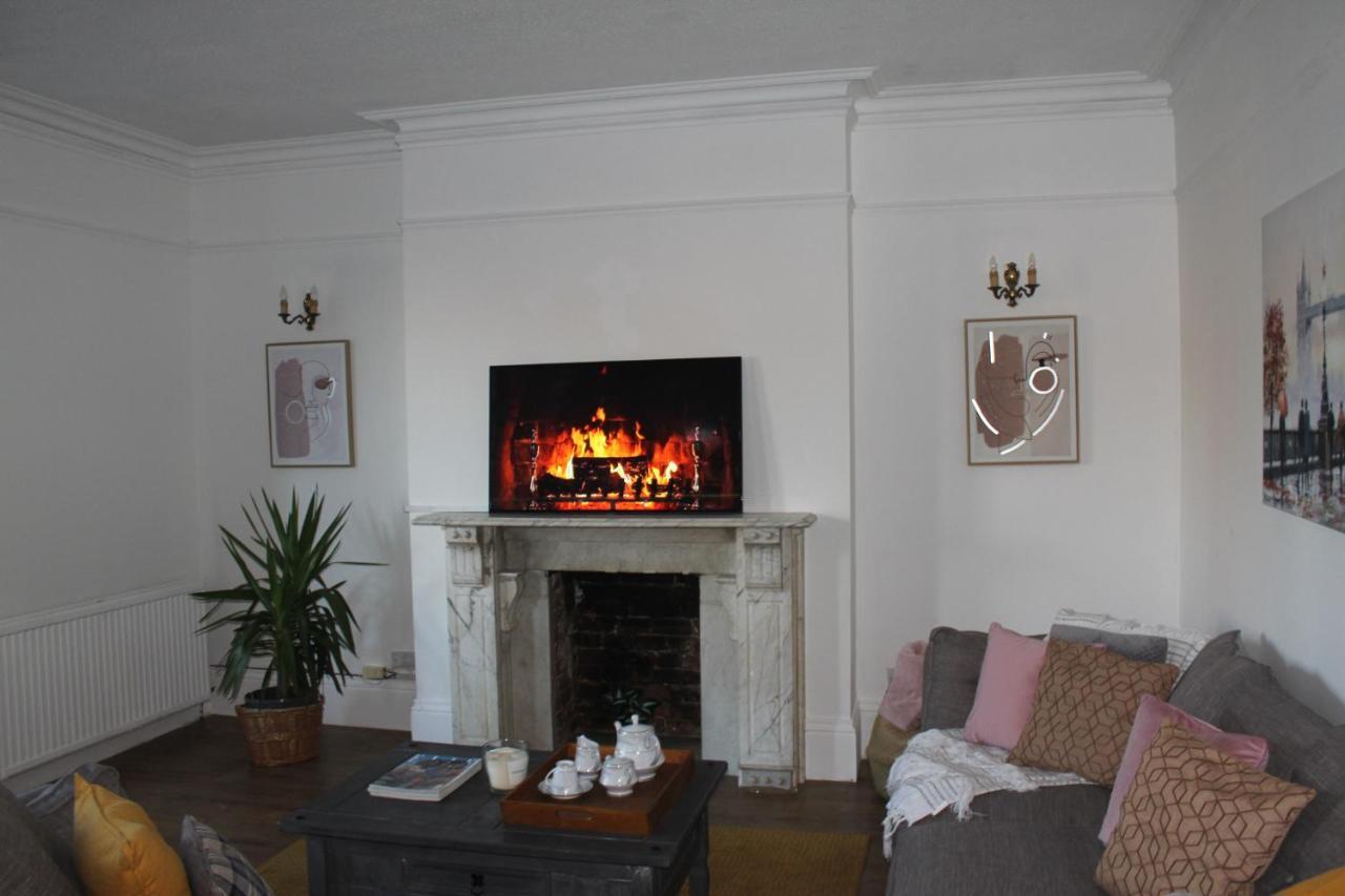 Canterbury Accommodations With Free Car Park Onsite And High Speed Wifi Ngoại thất bức ảnh