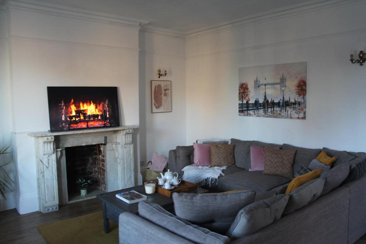 Canterbury Accommodations With Free Car Park Onsite And High Speed Wifi Ngoại thất bức ảnh